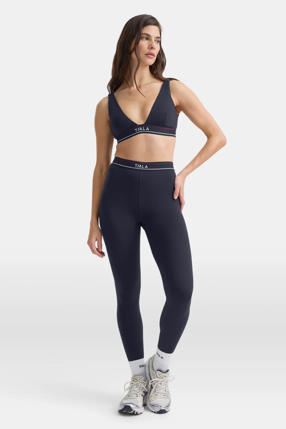 DayFlex V Neck Logo Band Sports Bra - Midnight Navy - Image 5