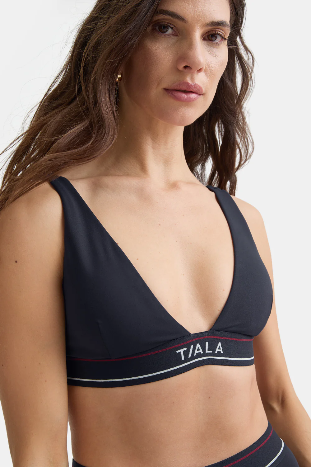 DayFlex V Neck Logo Band Sports Bra - Midnight Navy - Image 6