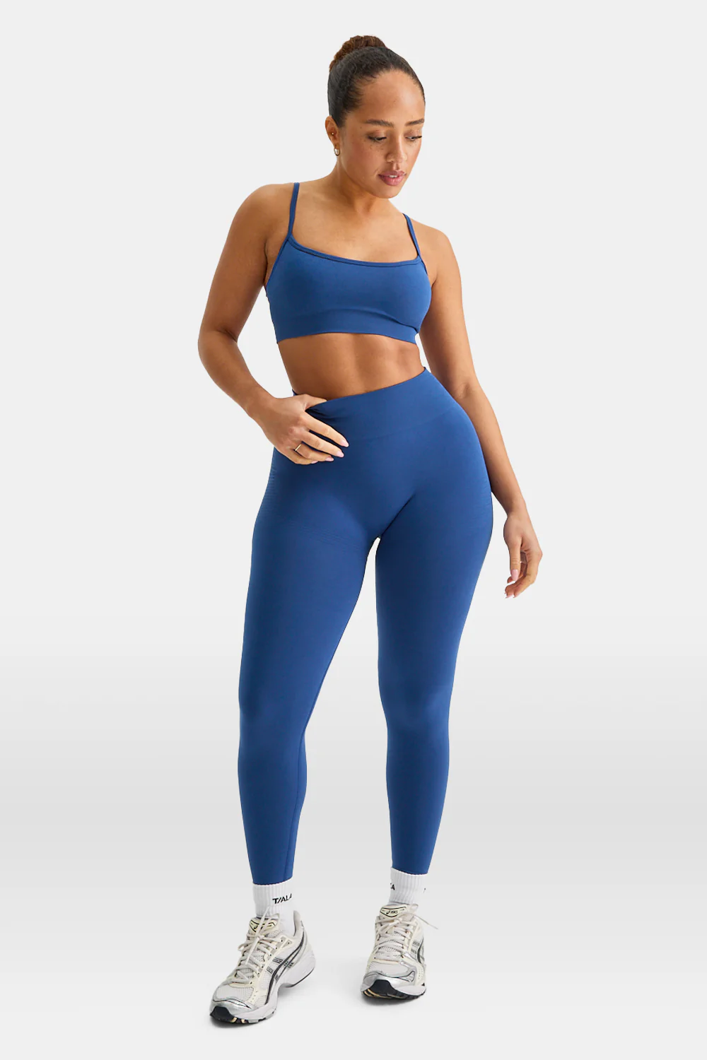 Sculpt Seamless Bandeau Sports Bra - Cobalt Blue - Image 4