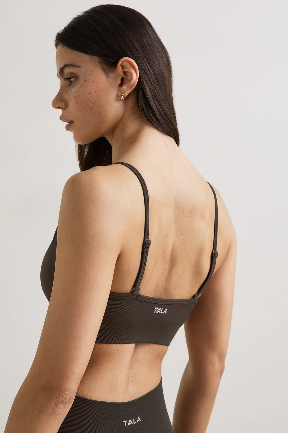 Sculpt Seamless Bandeau Sports Bra - Espresso Brown - Image 4