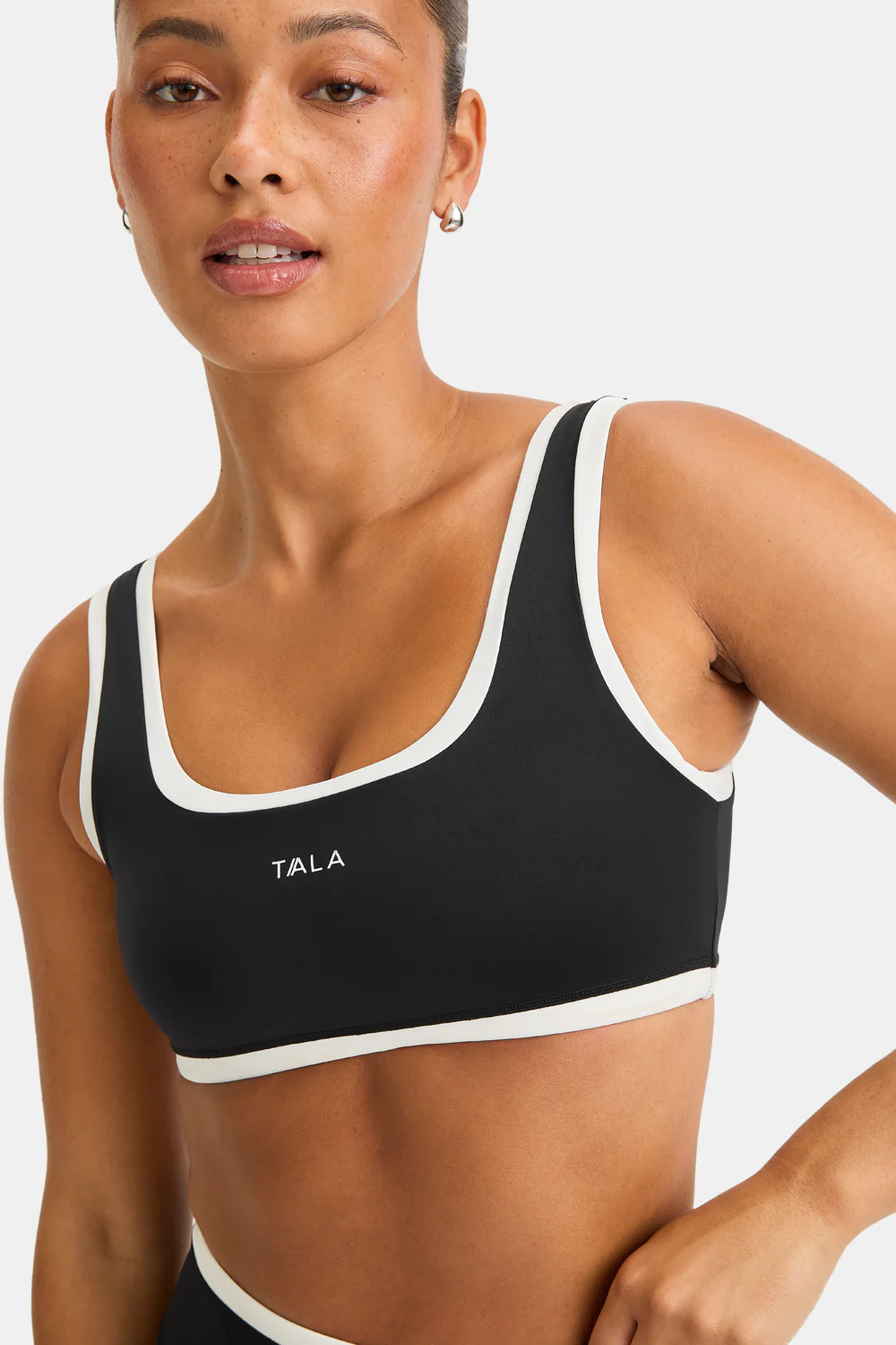 SkinLuxe Contrast Edge Sports Bra - Black / Ivory - Image 5