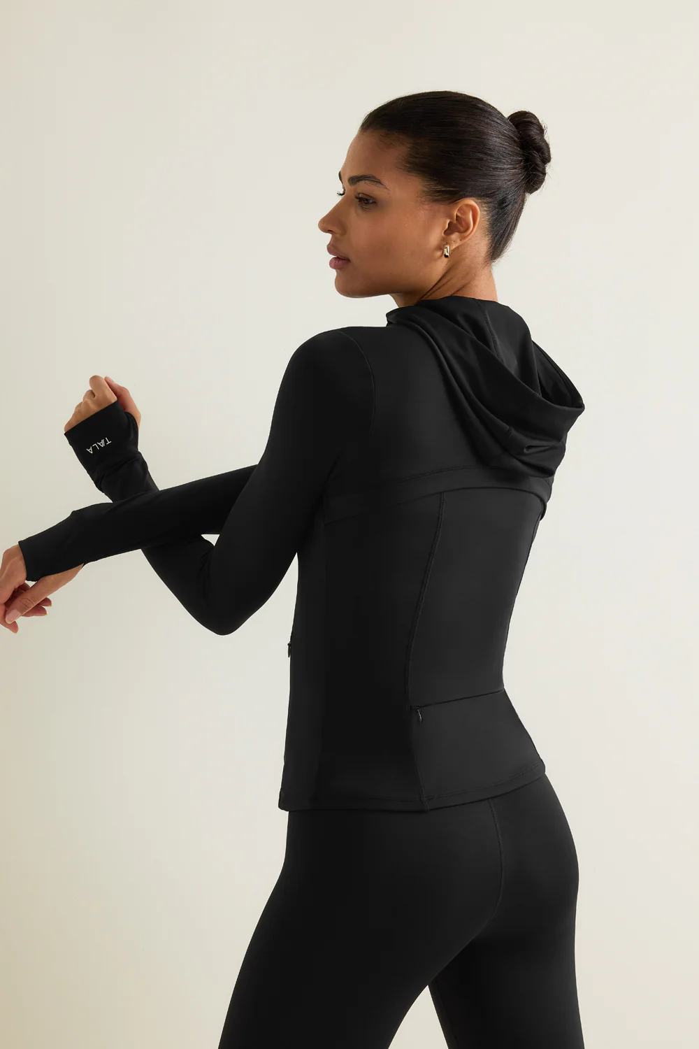 SkinLuxe Hooded Running Jacket - Black - Image 4